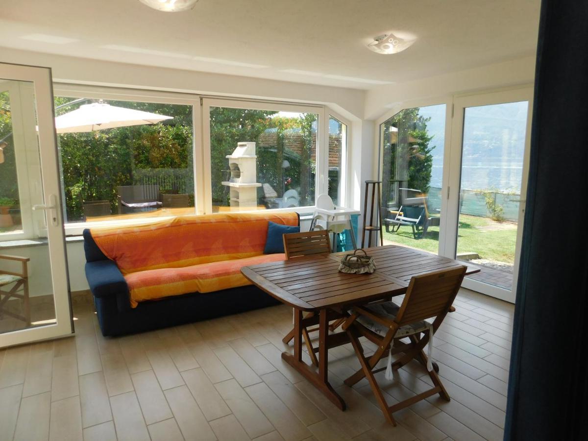 Haus Am See Villa Porto Valtravaglia Exterior photo