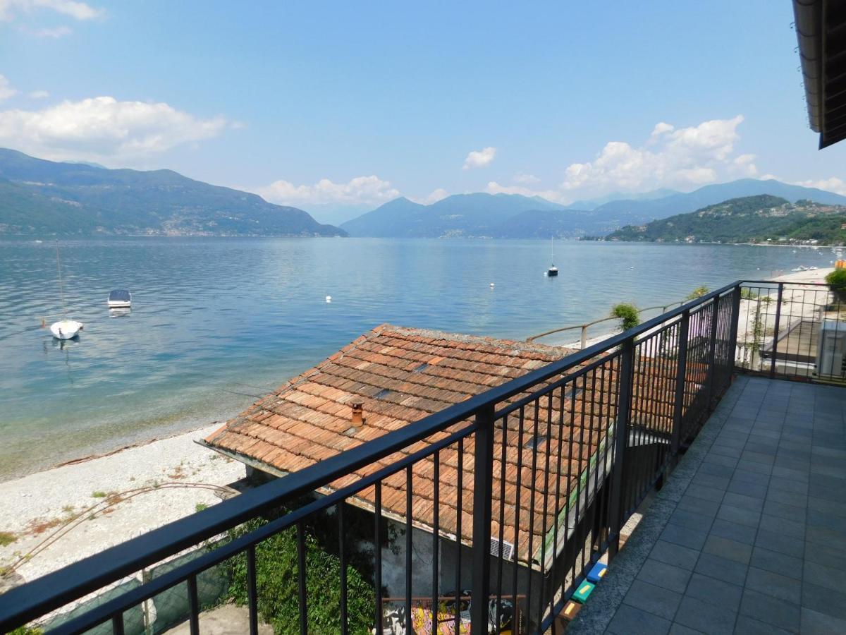 Haus Am See Villa Porto Valtravaglia Exterior photo