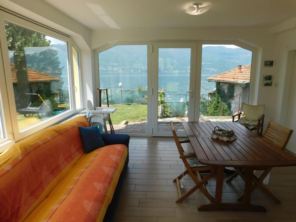 Haus Am See Villa Porto Valtravaglia Exterior photo