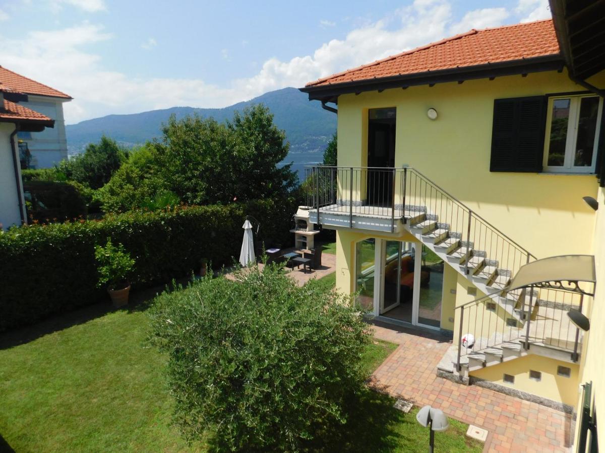 Haus Am See Villa Porto Valtravaglia Exterior photo